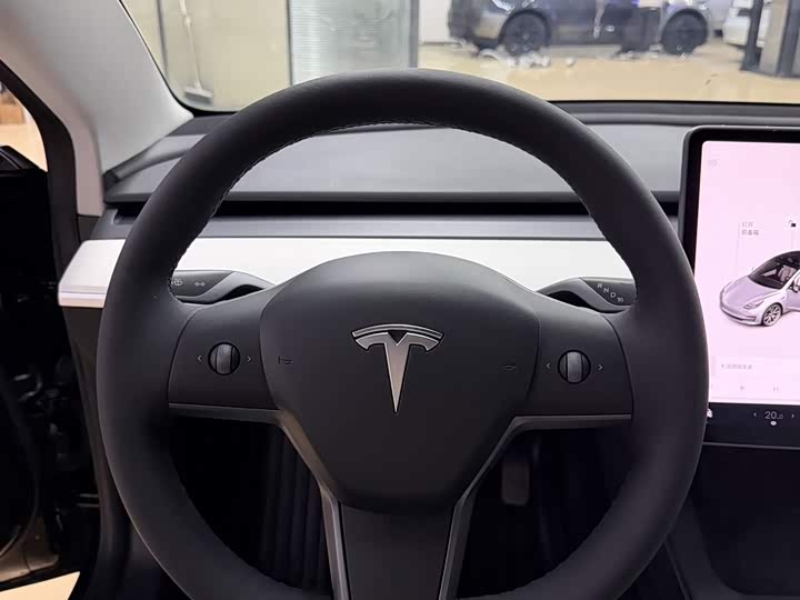 Фото 8 - Tesla Model 3
