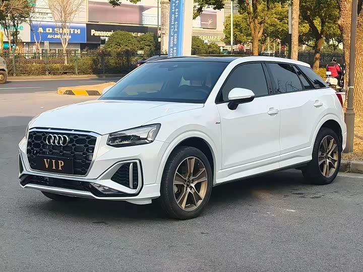Фото 1 - Audi Q2L