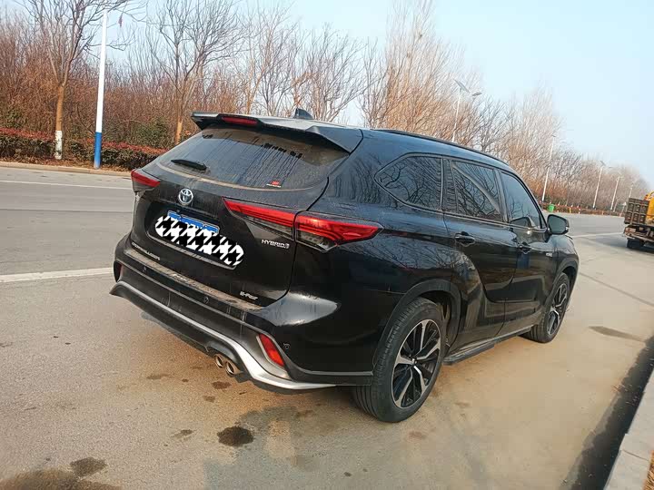 Фото 4 - Toyota Crown Kluger