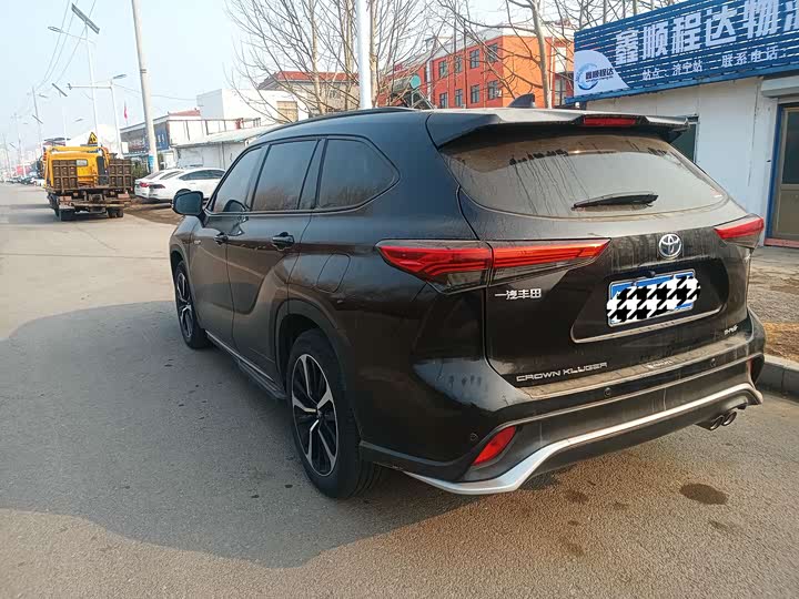 Фото 5 - Toyota Crown Kluger