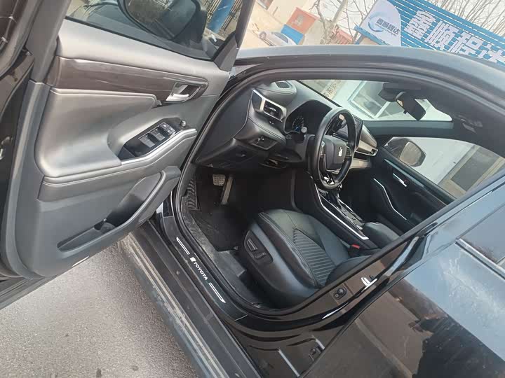 Фото 7 - Toyota Crown Kluger