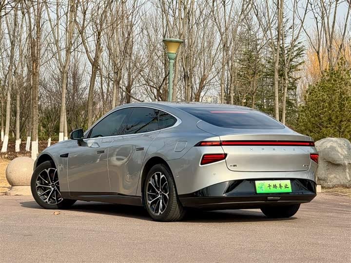 Фото 3 - XPeng P7