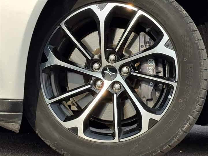 Фото 9 - XPeng P7