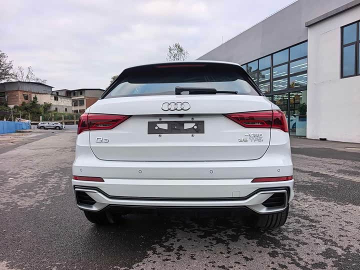 Фото 8 - Audi Q3