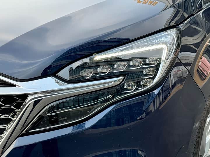 Фото 4 - Buick GL8 ES