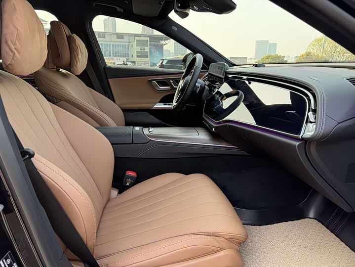 Фото 8 - Mercedes-Benz E-Class