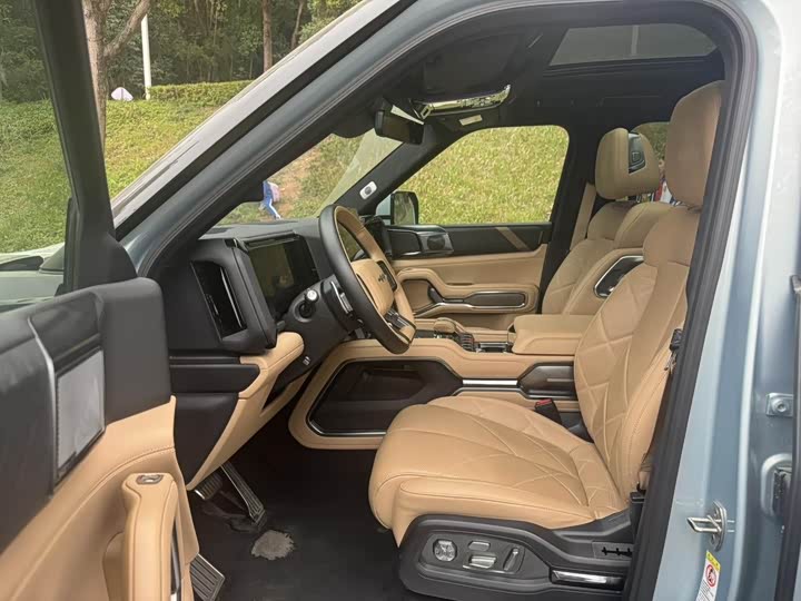 Фото 7 - BYD FangChengBao Leopard 8