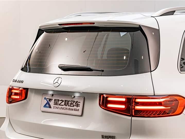 Фото 9 - Mercedes-Benz GLB-Class