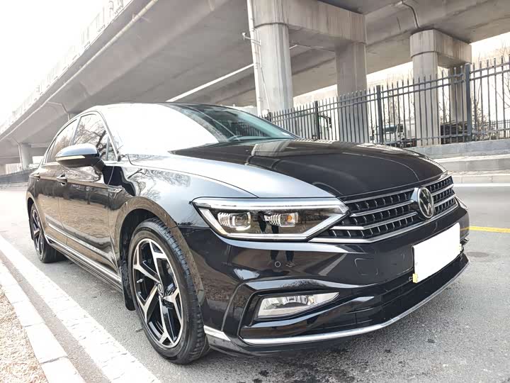 Фото 2 - Volkswagen Magotan