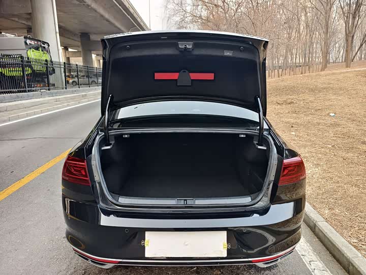 Фото 8 - Volkswagen Magotan