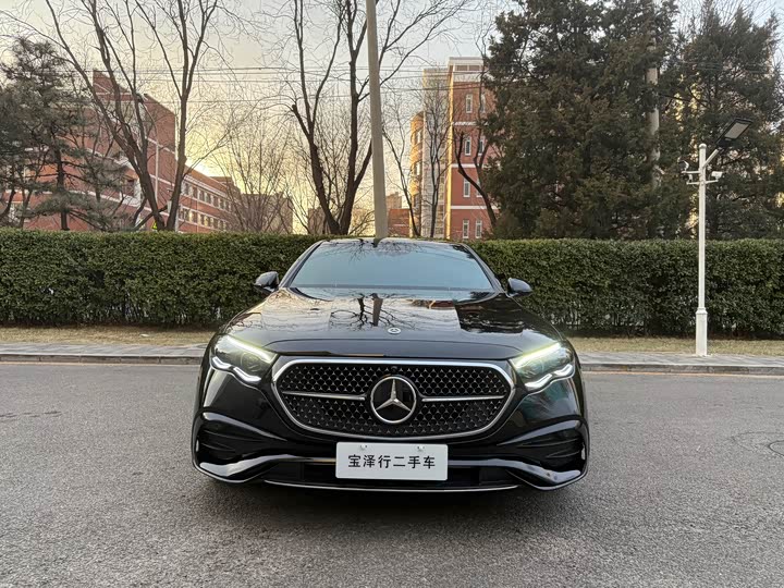 Фото 2 - Mercedes-Benz E-Class