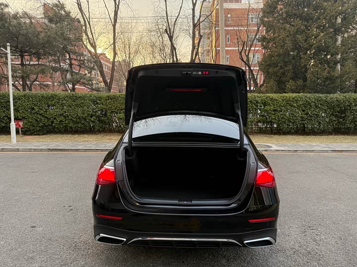 Фото 6 - Mercedes-Benz E-Class