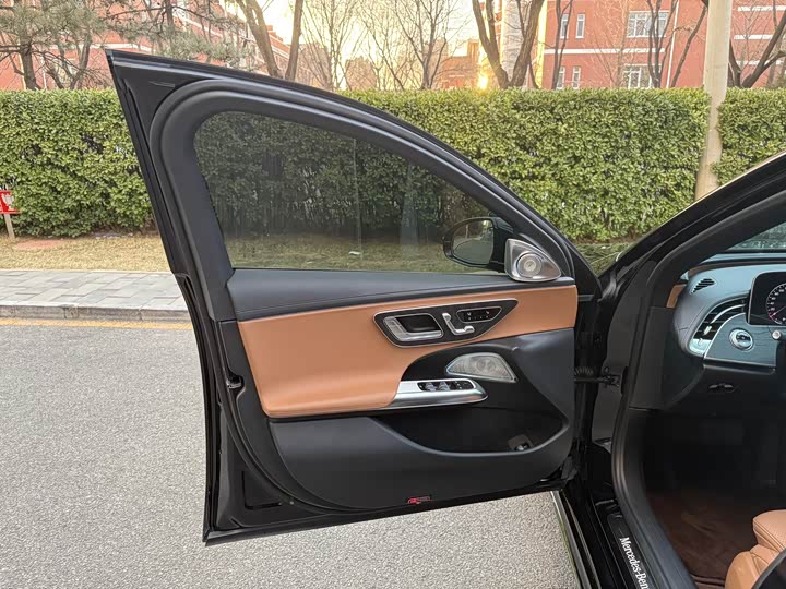 Фото 7 - Mercedes-Benz E-Class