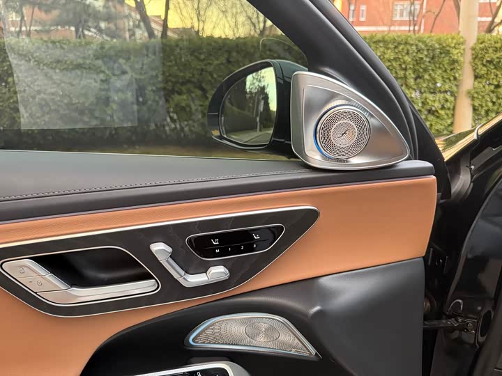 Фото 8 - Mercedes-Benz E-Class