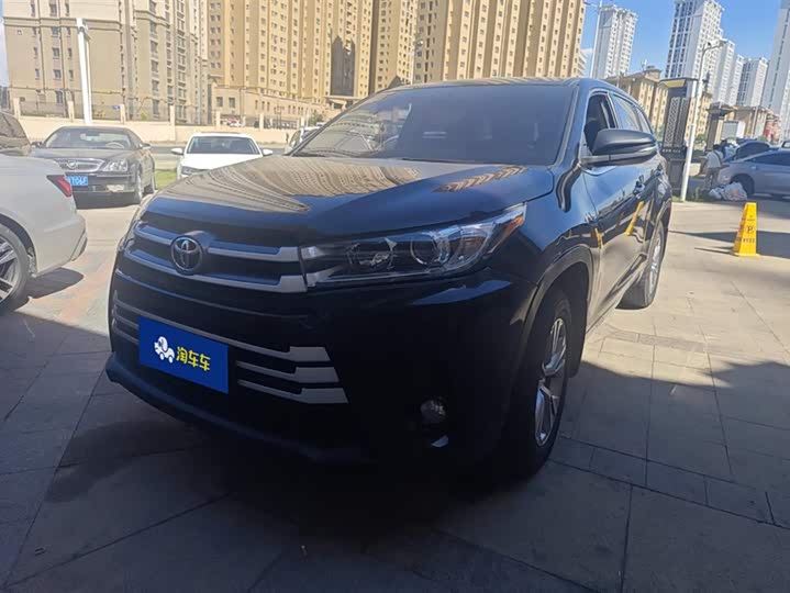 Фото 1 - Toyota Highlander