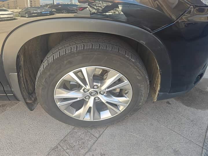 Фото 6 - Toyota Highlander