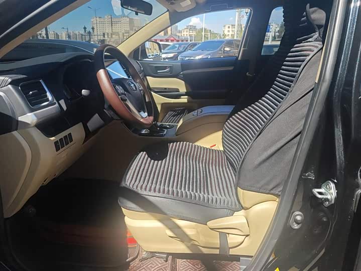 Фото 9 - Toyota Highlander