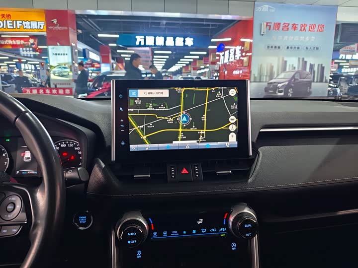 Фото 8 - Toyota Wildlander