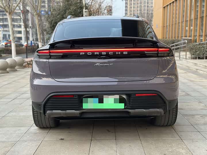Фото 5 - Porsche Macan EV