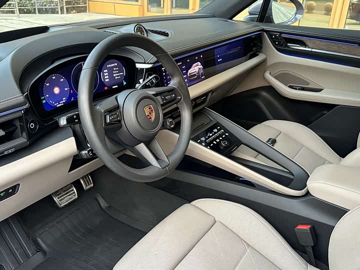Фото 7 - Porsche Macan EV
