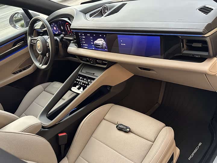 Фото 9 - Porsche Macan EV