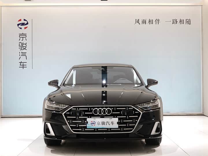 Фото 2 - Audi A7L