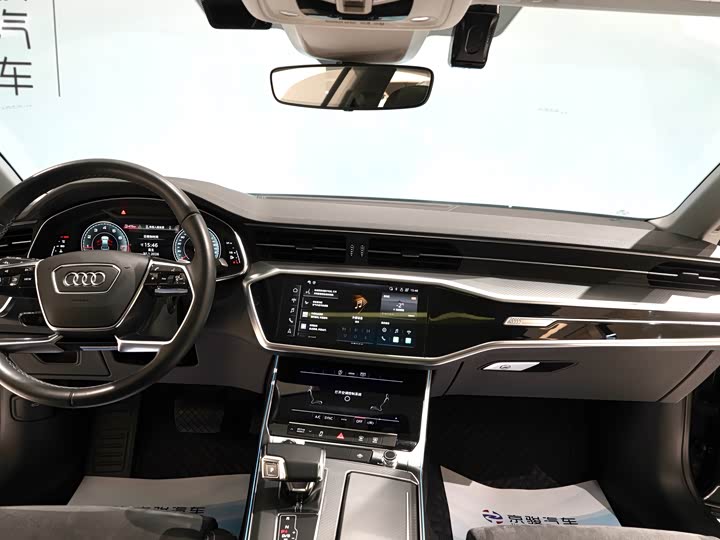 Фото 4 - Audi A7L