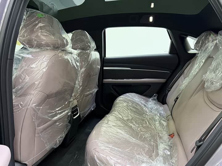 Фото 8 - XPeng Mona M03