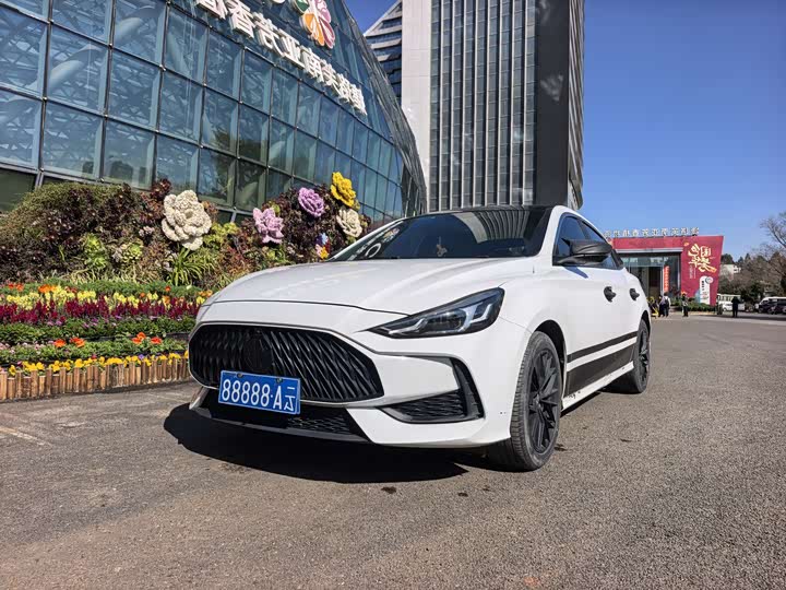 Фото 1 - MG Motor 5