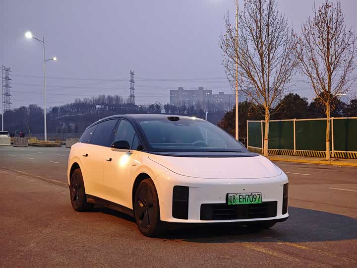 Фото 2 - LiXiang i6