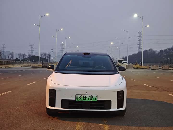 Фото 3 - LiXiang i6