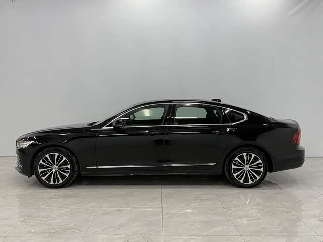 Фото 4 - Volvo S90