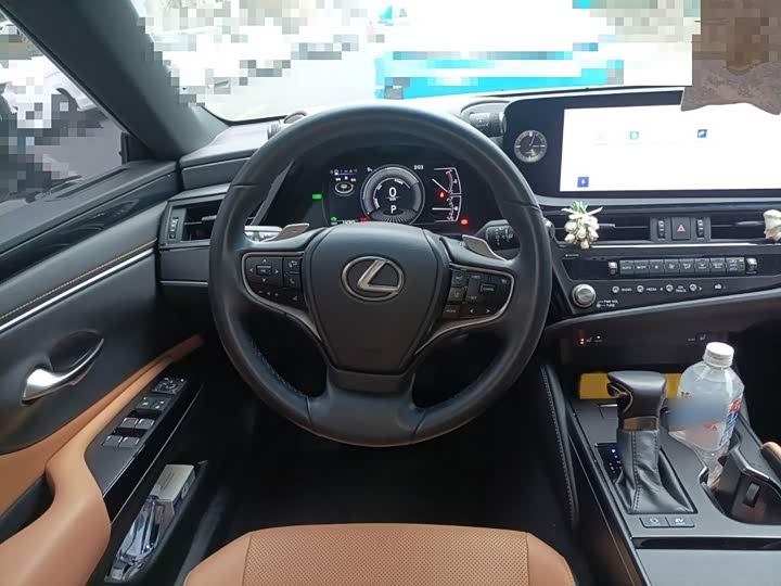 Фото 3 - Lexus ES