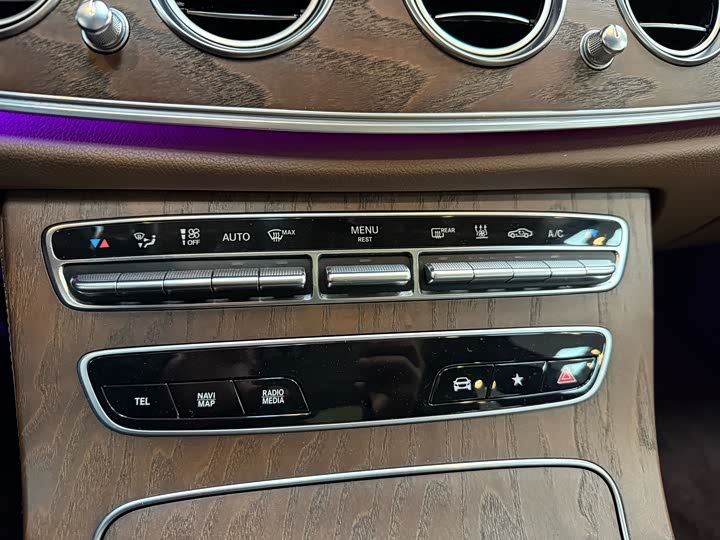 Фото 6 - Mercedes-Benz E-Class Hybrid