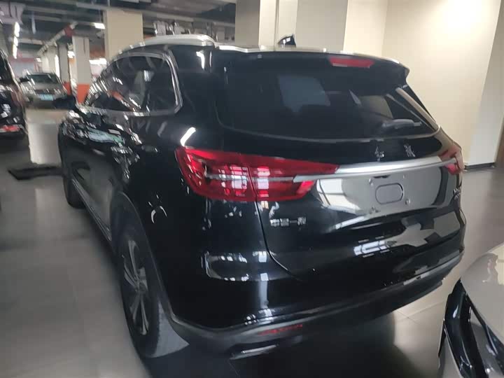 Фото 5 - Hongqi HS5