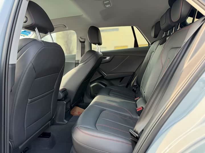 Фото 6 - Audi Q2L