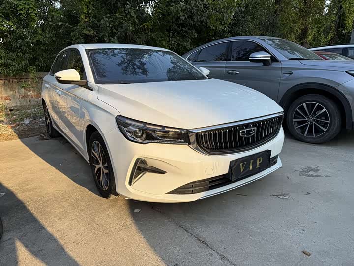 Фото 3 - Geely Emgrand