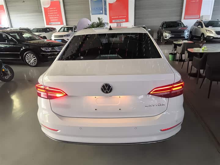 Фото 6 - Volkswagen Lavida