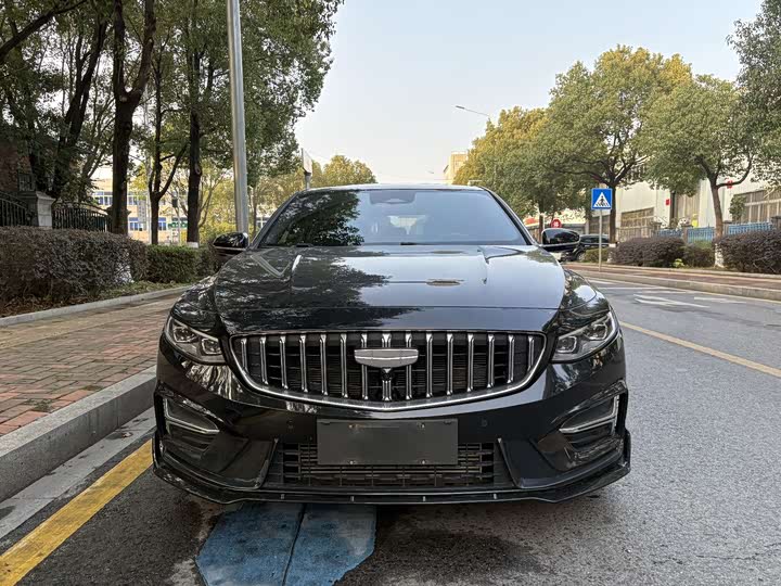 Фото 2 - Geely Preface