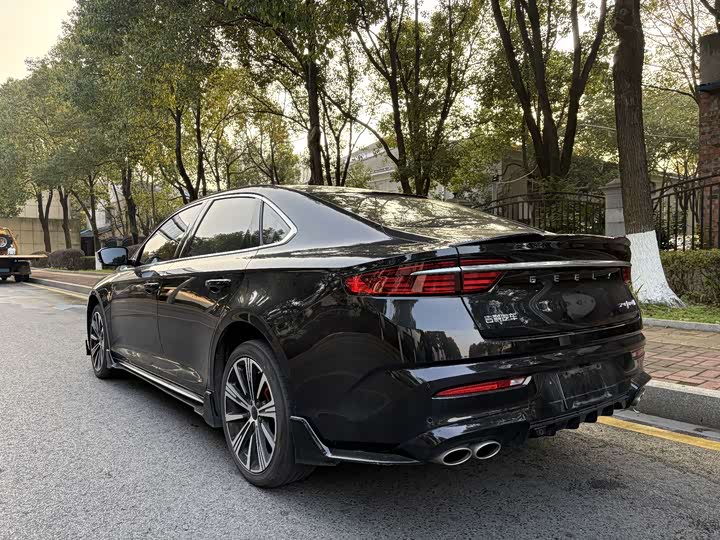 Фото 7 - Geely Preface