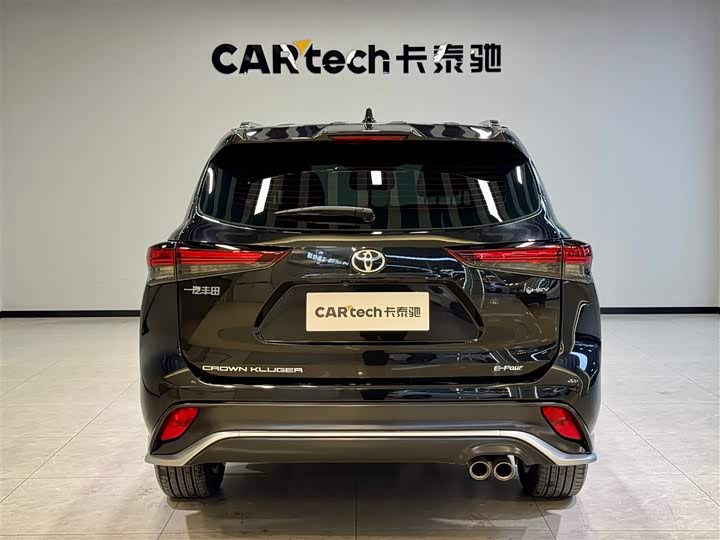 Фото 4 - Toyota Crown Kluger