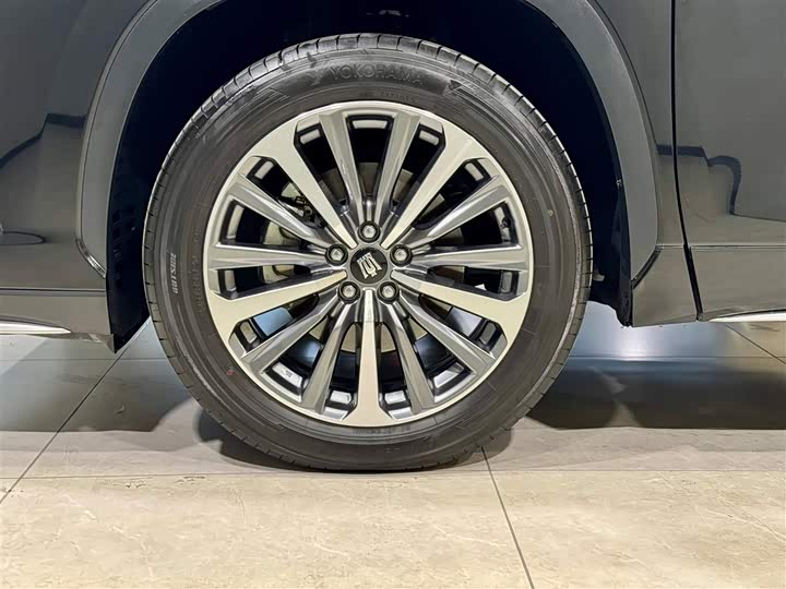 Фото 9 - Toyota Crown Kluger