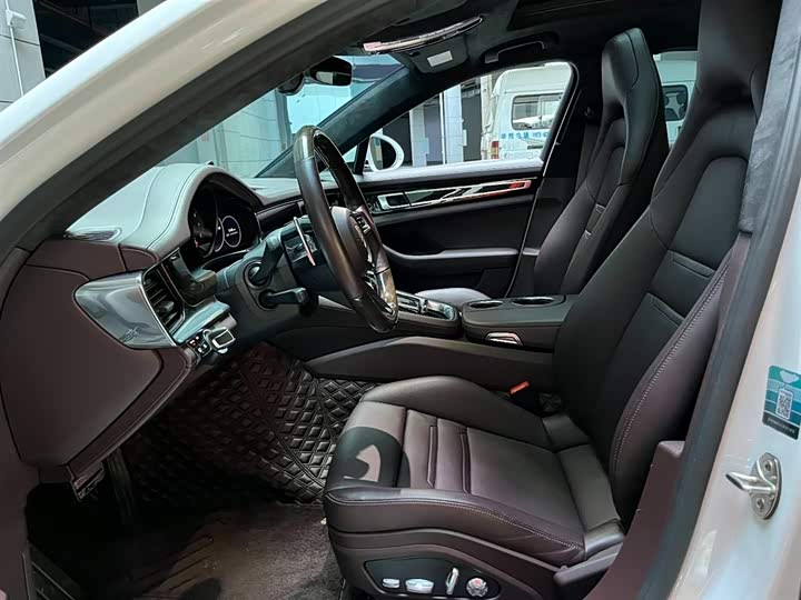 Фото 6 - Porsche Panamera