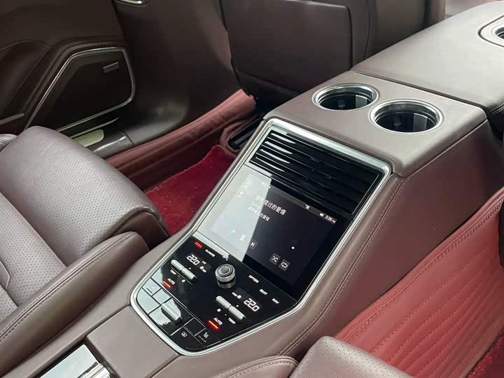 Фото 9 - Porsche Panamera