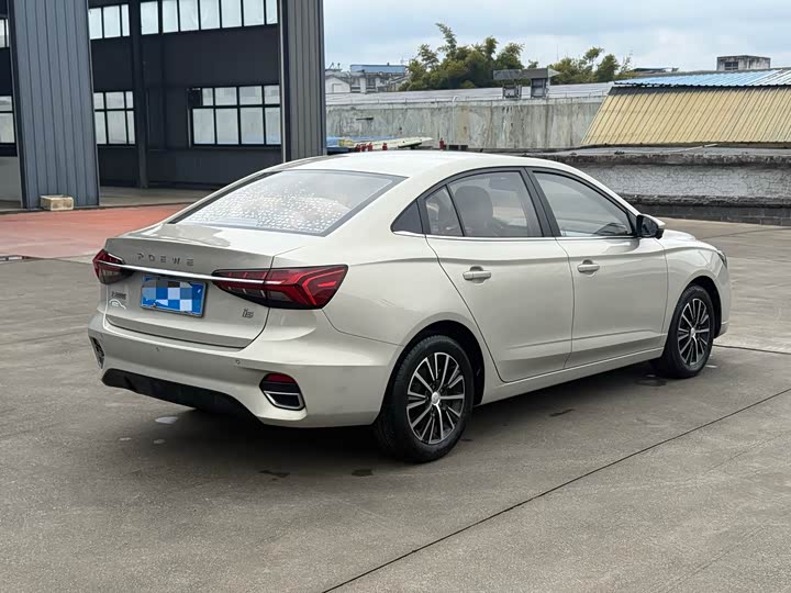 Фото 6 - Roewe i5