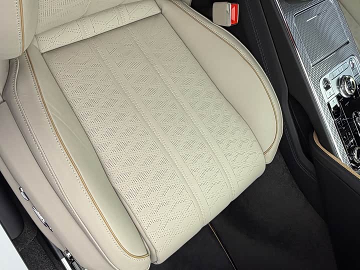 Фото 9 - Bentley Flying Spur Hybrid