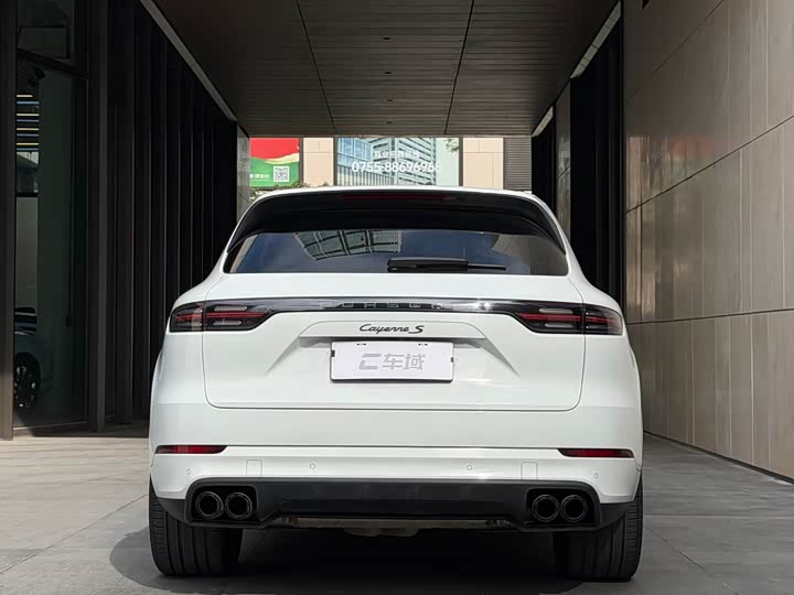 Фото 4 - Porsche Cayenne