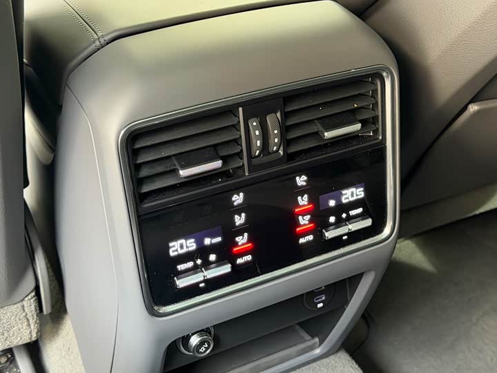 Фото 8 - Porsche Cayenne