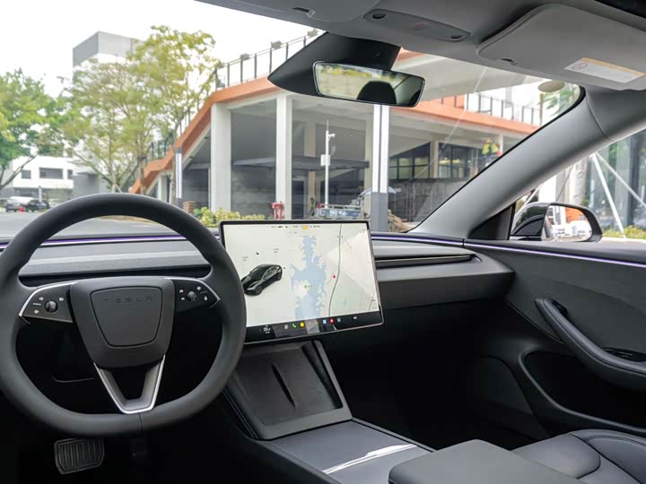 Фото 9 - Tesla Model 3