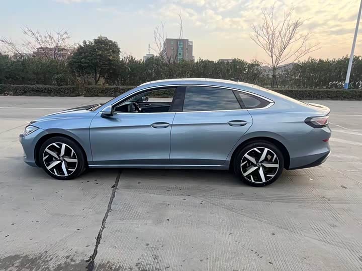 Фото 9 - Volkswagen Lamando L